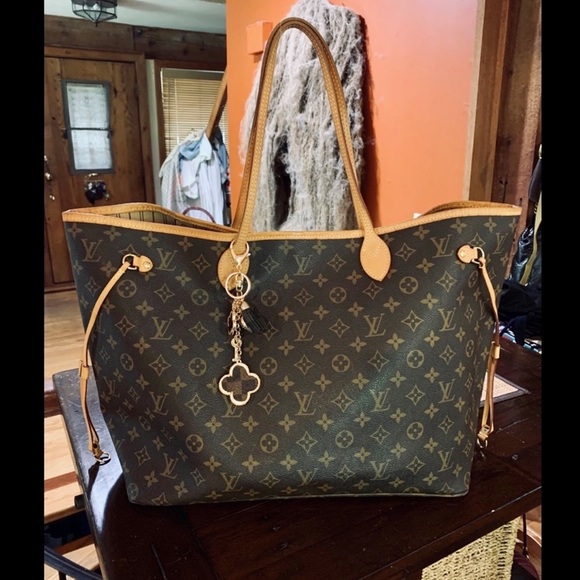 Louis Vuitton Handbags - ‼️SOLD on ♏️‼️LV NEVERFULL MM GORG EUC/DUST BAG